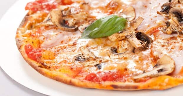 mozzarella-mushroom-and-tomato-pizza.jpg