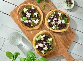 MultiPro OneTouch_Beetroot and goats cheese flatbread_ top.jpg