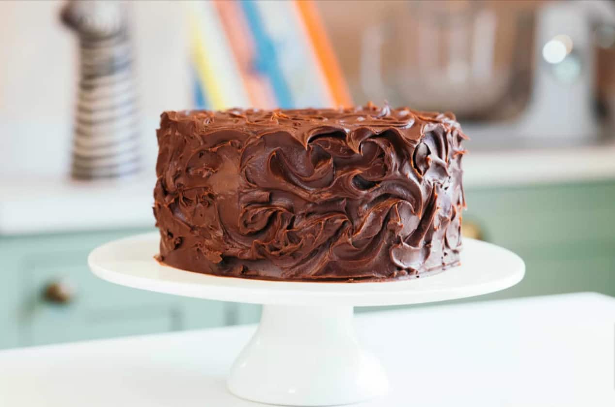 chocolate-fudge-cake-by-juliet-sear.png