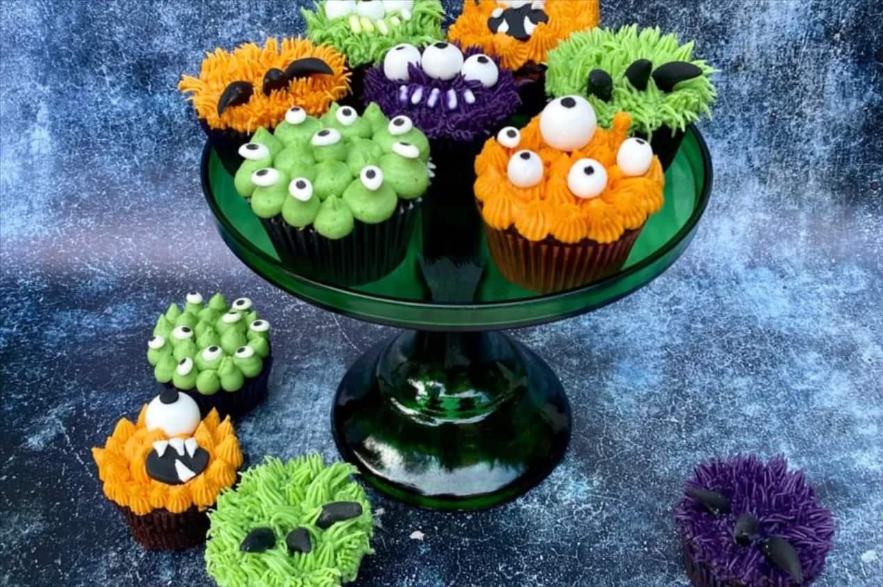 halloween-monster-cupcakes.png