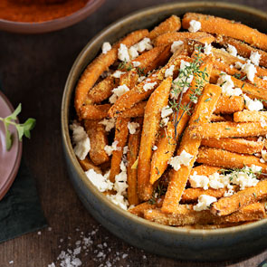 Süßkartofel-Pommes mit Feta
