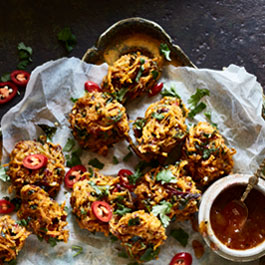 BHAJIS med gulerødder og løg