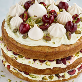 Morellokirsebær og lime-squashkage med mascarpone-glasur