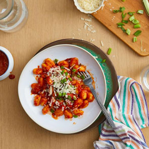 Gnocchi mit pikanter Paprikasoße