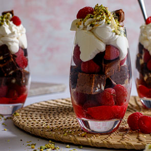Himbeer-Brownie-Dessert
