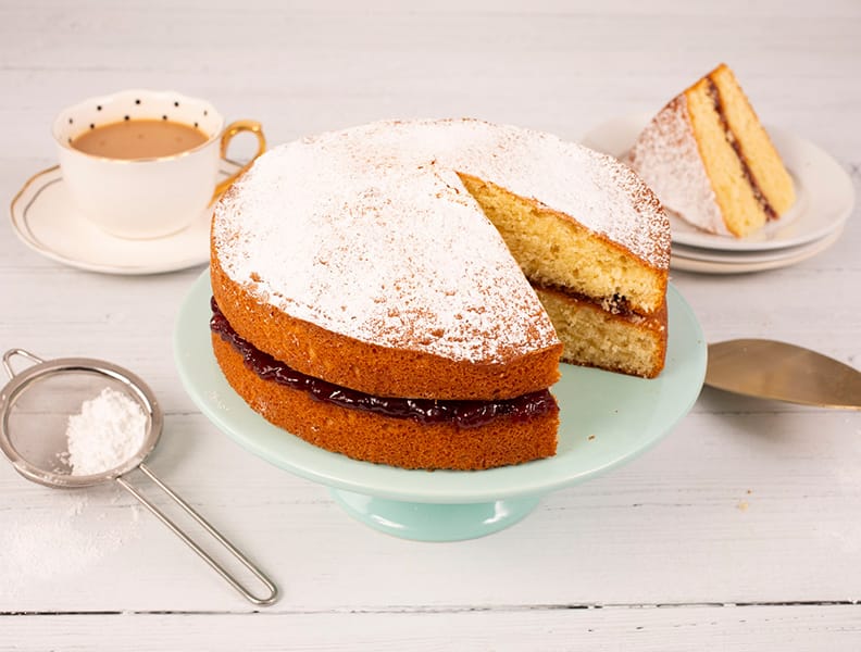 792x600victoria_sponge_3_4_landscape.jpg