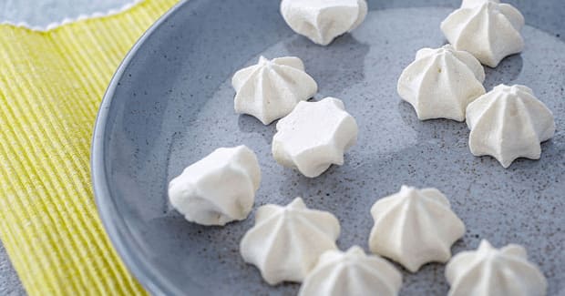 French_meringue_620x325.png