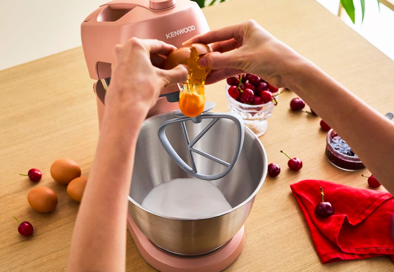 KENWOOD _P.I.U._R.6_TORTA CILIEGIE_V01_crop.jpg