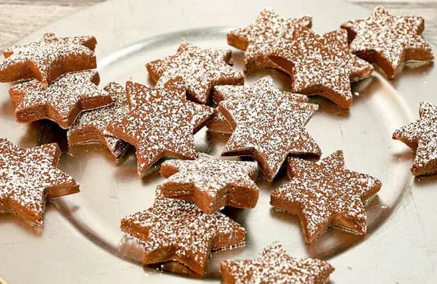 KW-Article-Int-Christmas-Food-Recipes-Polvorones.jpg