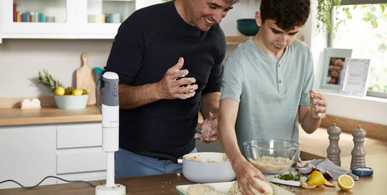 KW Article_Top tips for baking with kids_2.jpg
