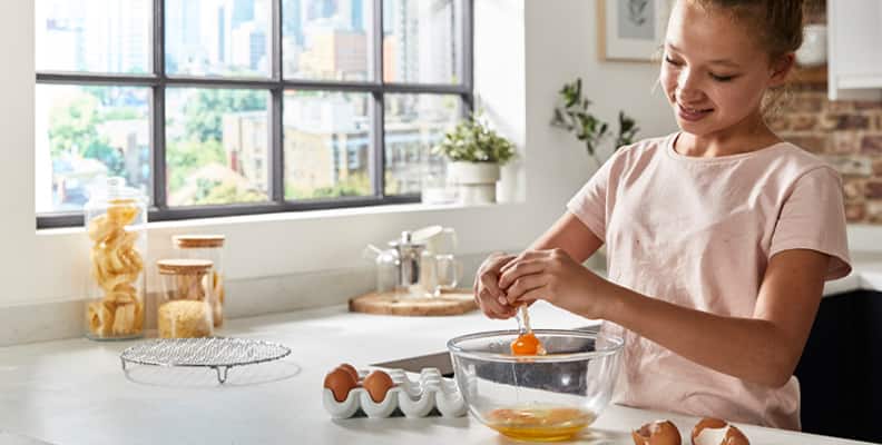 KW Article_Top tips for baking with kids_5.jpg