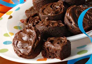 KW_Chocolate_Fudge_Mini-Cakes_v1_a.jpg