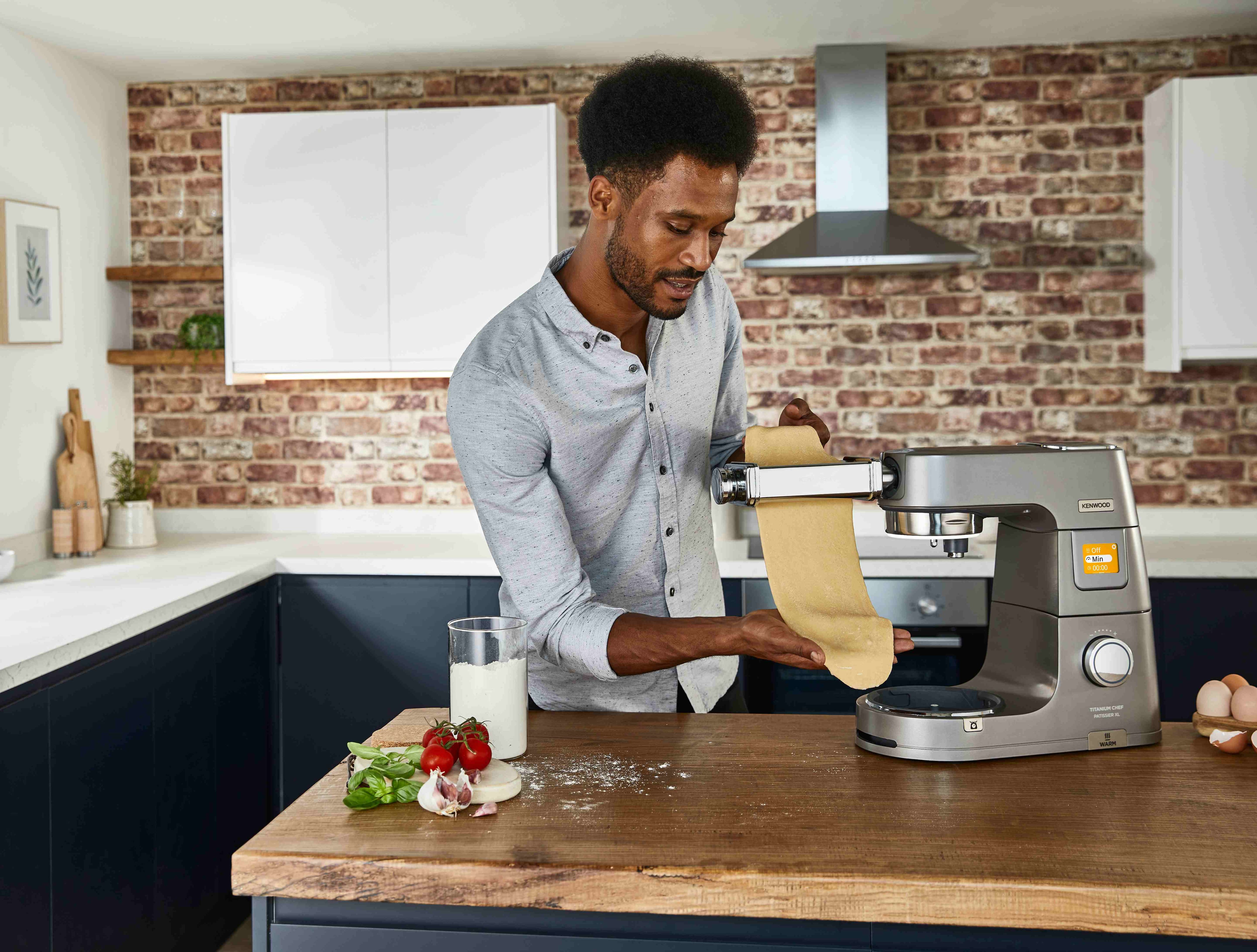 PASTA_ROLLER_TITANIUM_CHEF_KENWOOD.jpg