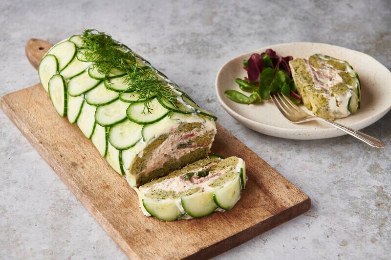 Sandwich cake SIDE SW.jpg