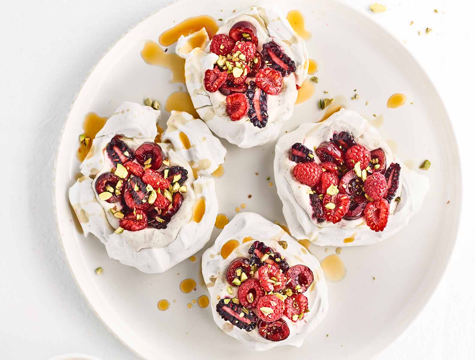 VEGAN_MERINGUES_1584x1200.jpg