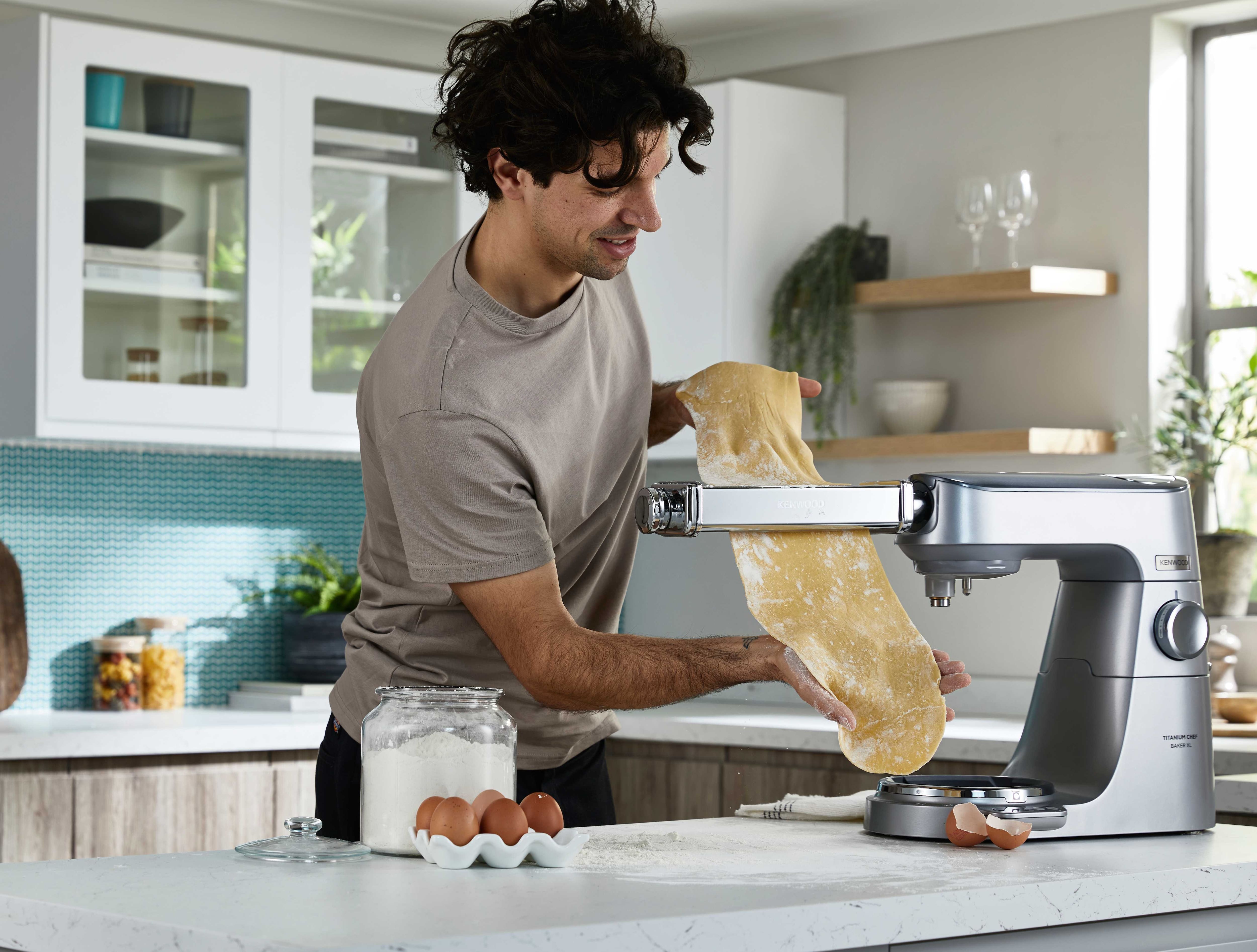 XL_PASTA_ROLLER_KAX99.A0ME_1584x1200.jpg