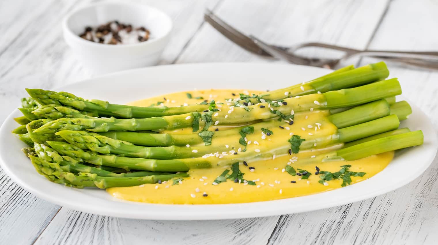 asparagus-with-lime-hollandaise-dressing.png