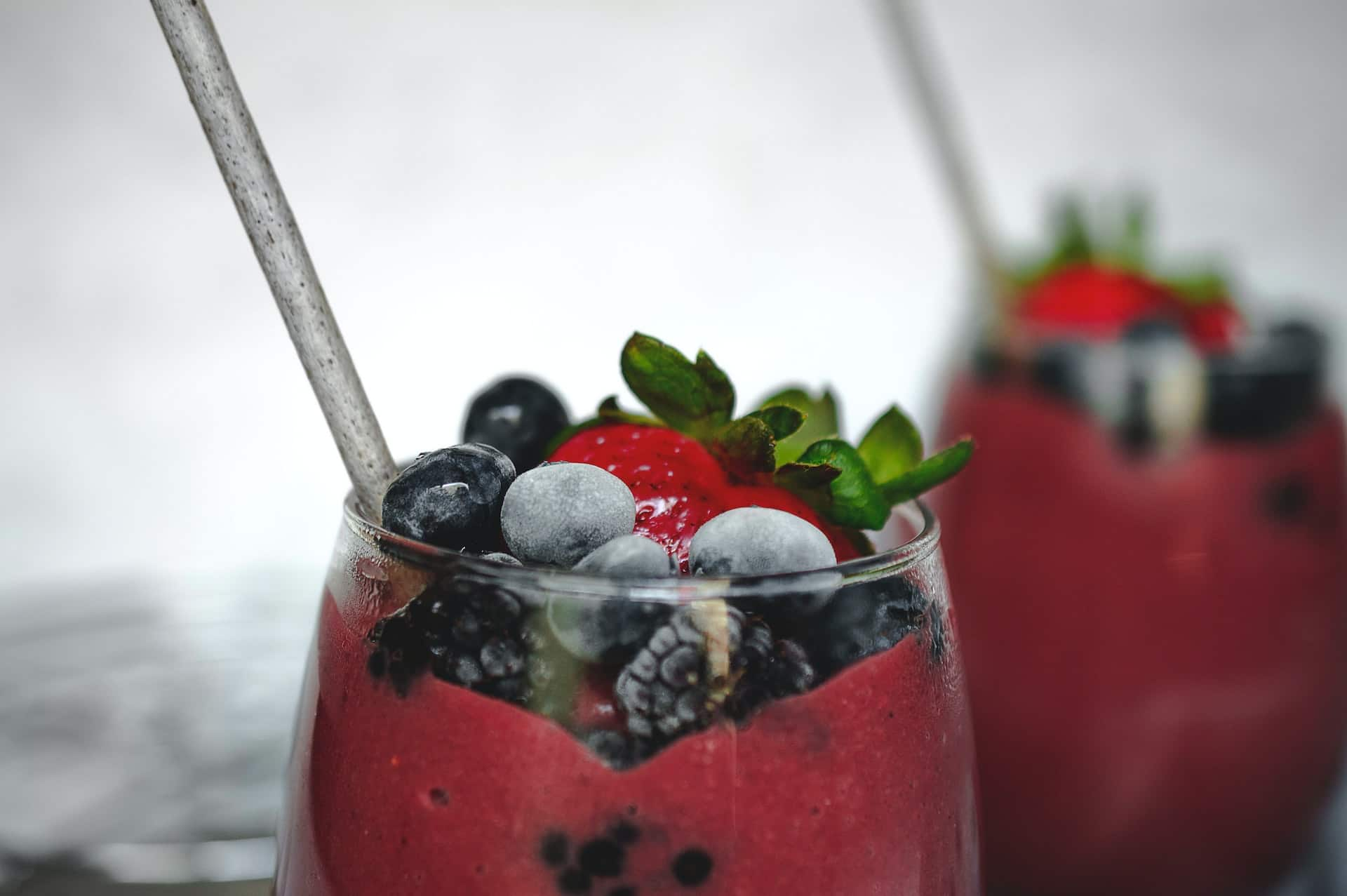 berry-clean-breakfast-smoothie.jpg