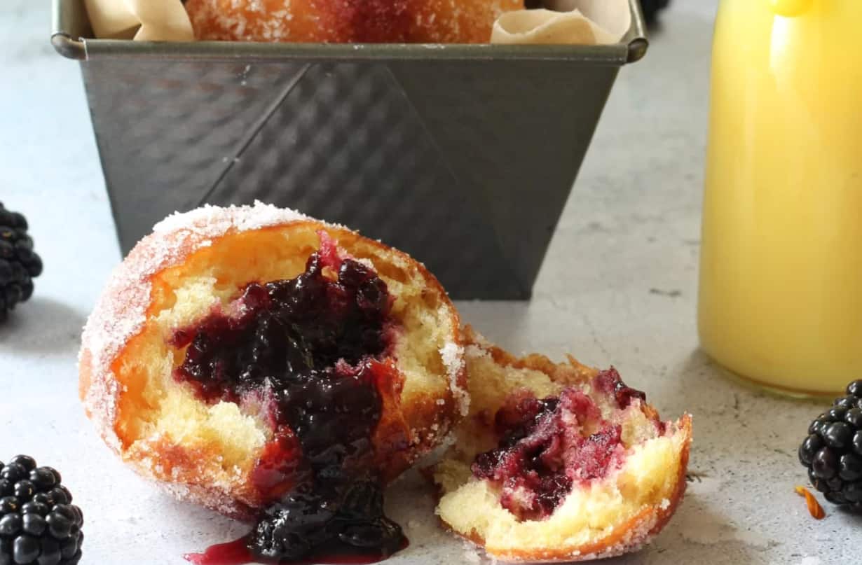 blackberry-jam-doughnuts.png