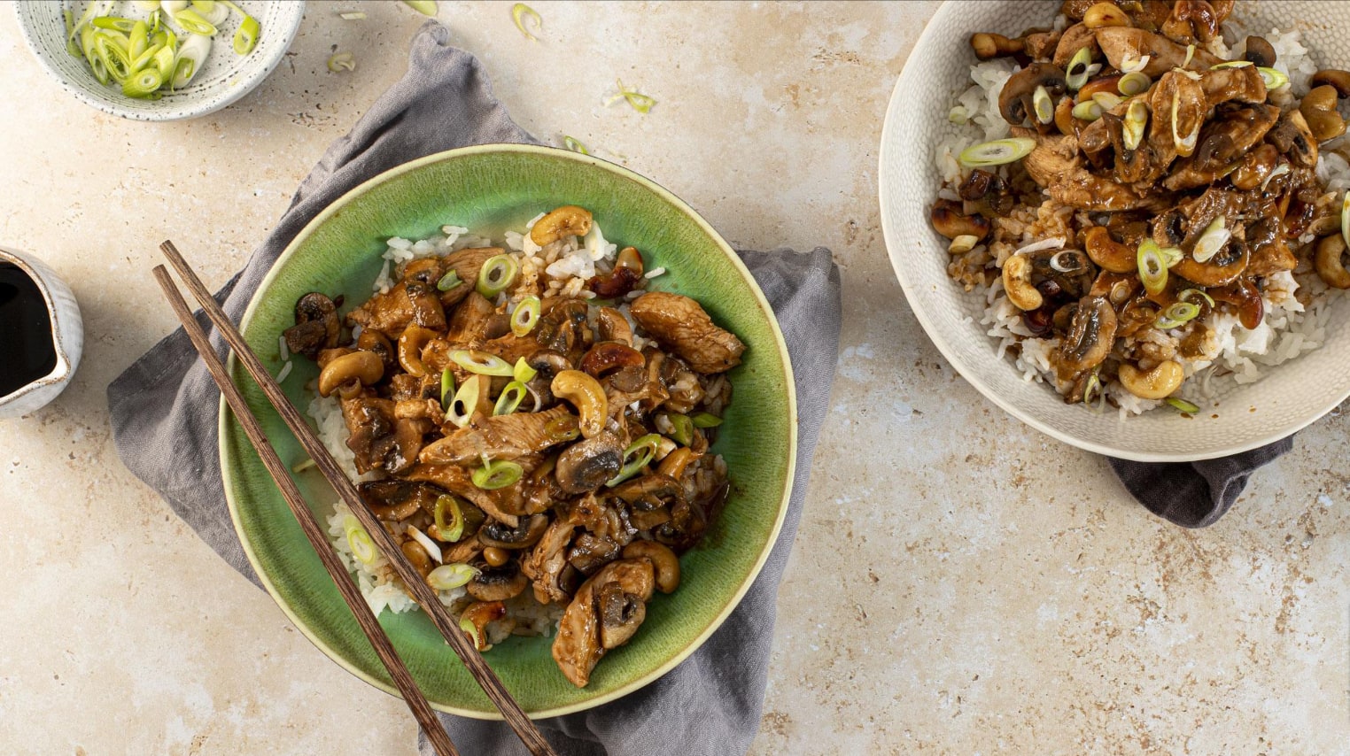 chicken-with-mushrooms-and-cashews.png