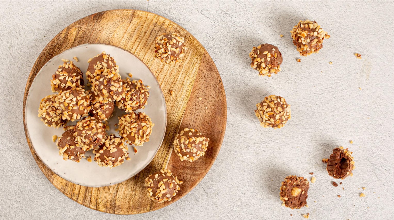 chocolate-and-hazelnut-coated-gianduja-bites.png