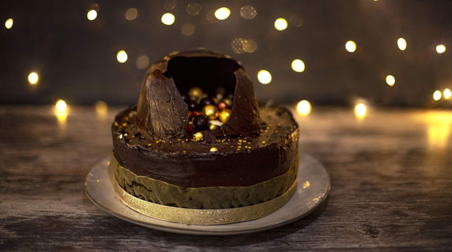 chocolate-dome-smash-cake.png
