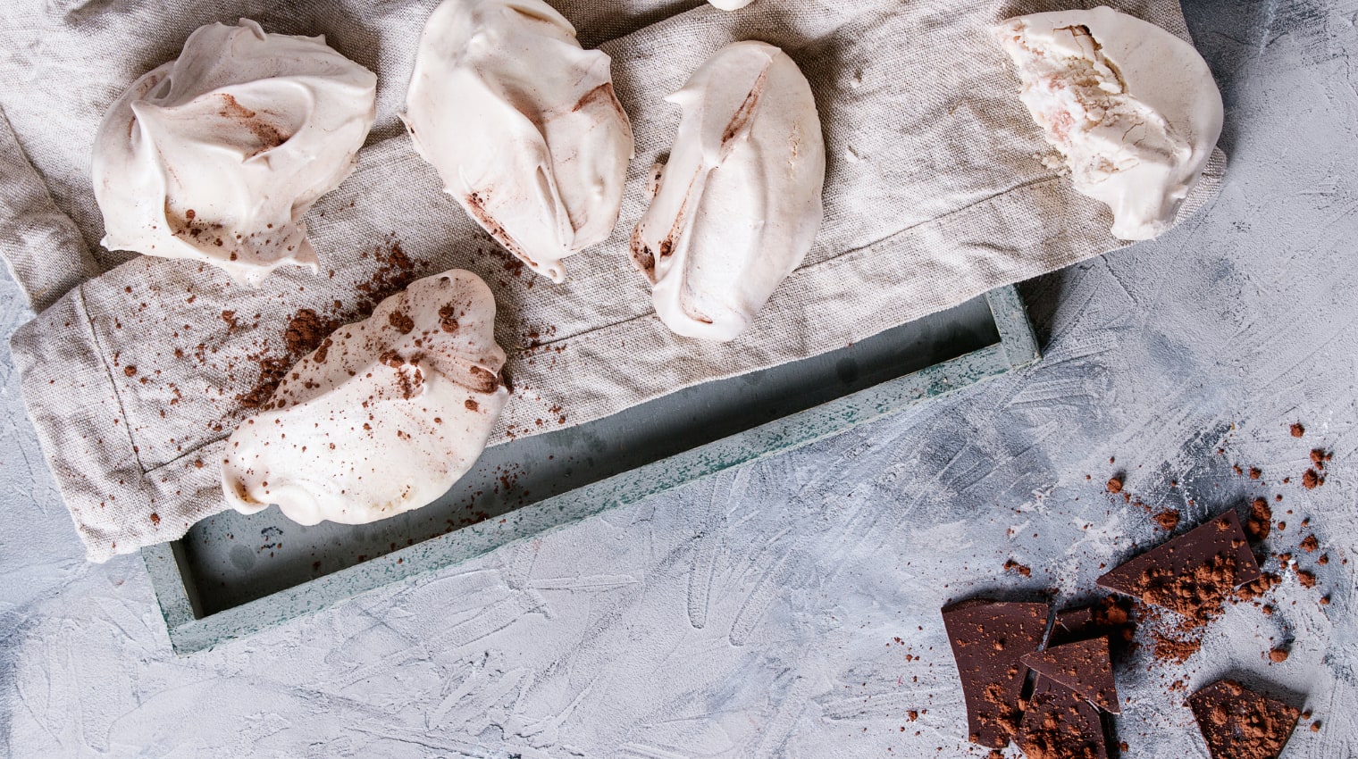 coconut-and-chocolate-meringue.png