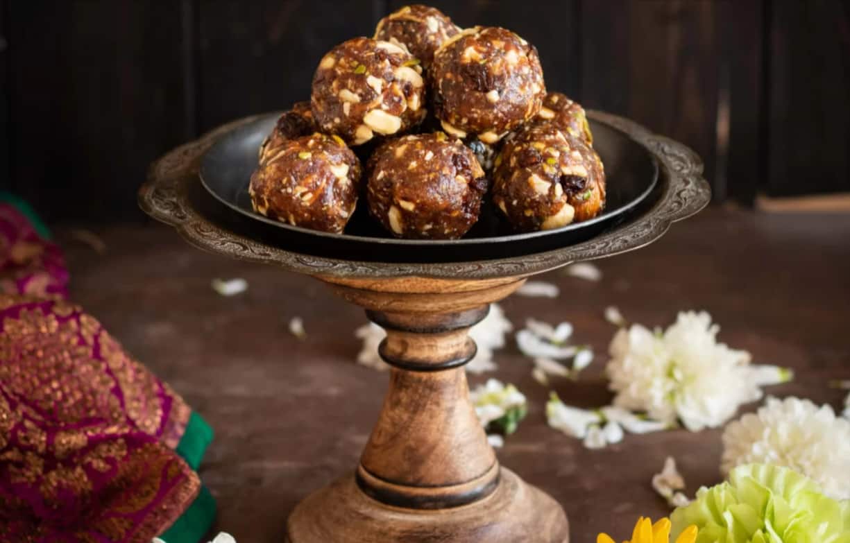 dry-fruits-ladoo.png