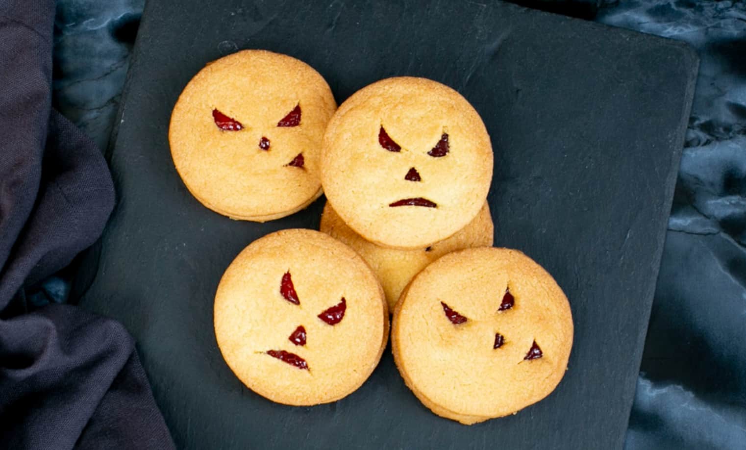 halloween-cookie-sandwiches.png