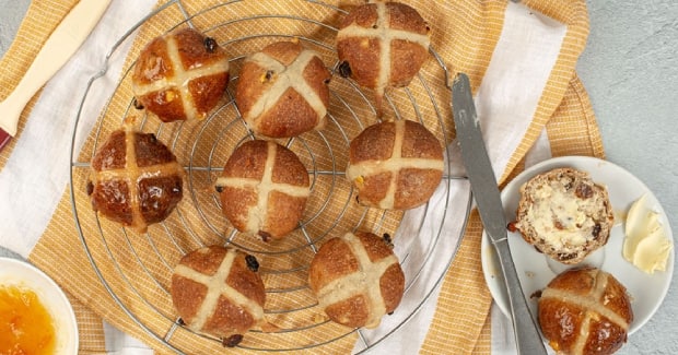 hot_cross_buns_620x325.jpg