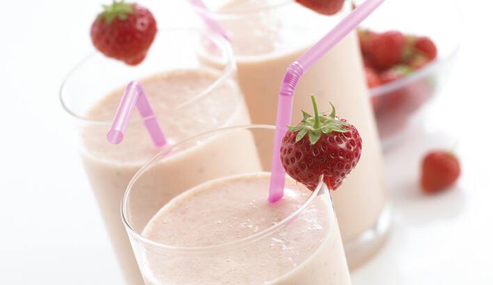 strawberry-and-banana-breakfast-smoothie.jpg