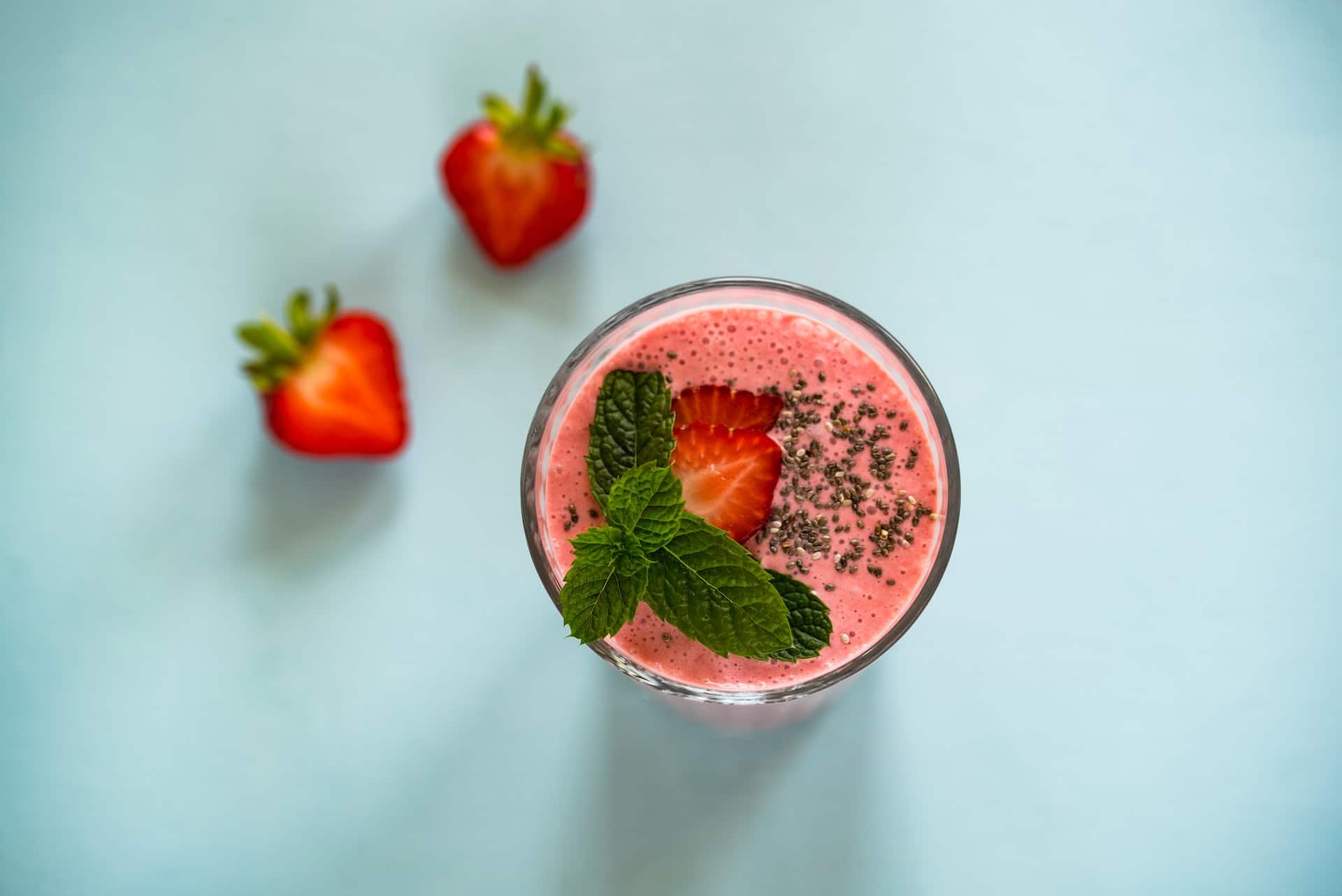 strawberry-breakfast-smoothie.jpg