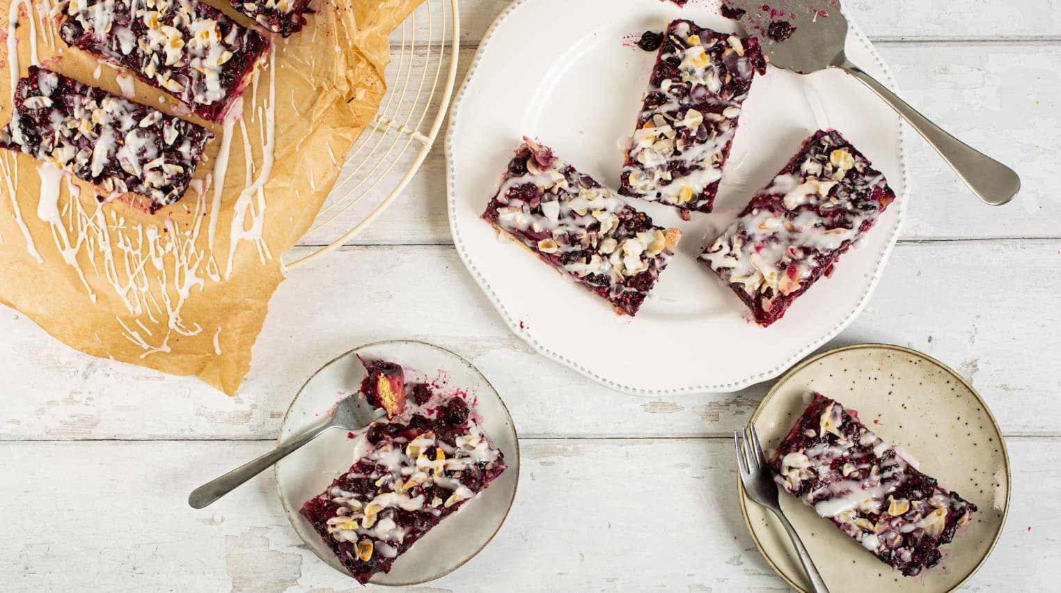 vegan-almond-lemon-blueberry-pie-bars.png