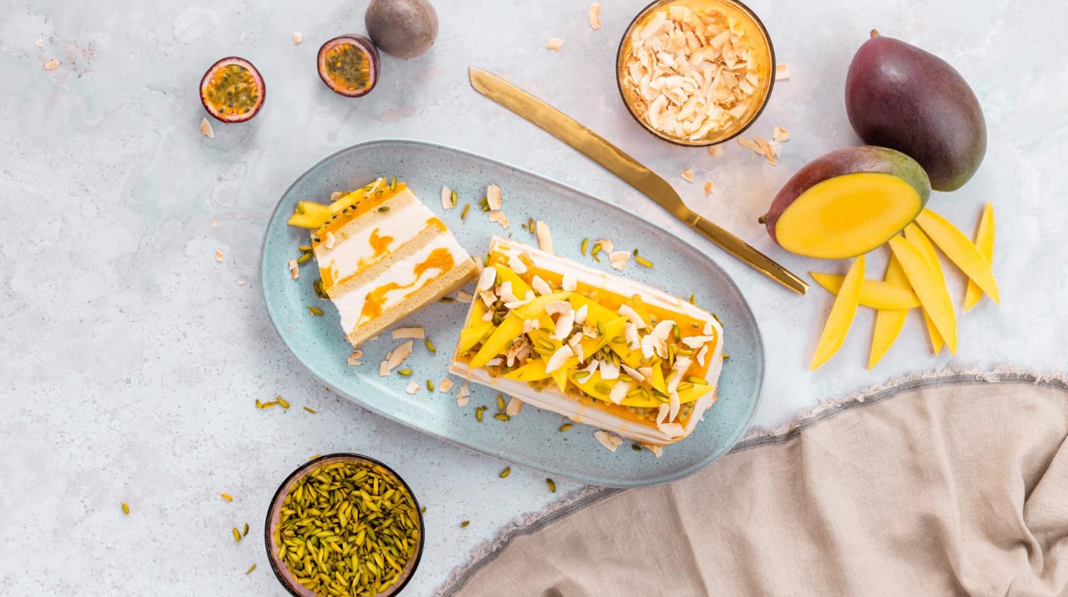 vegan-mango-ice-cream-cake.png