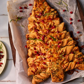 Pain à l'ail et au fromage de noël